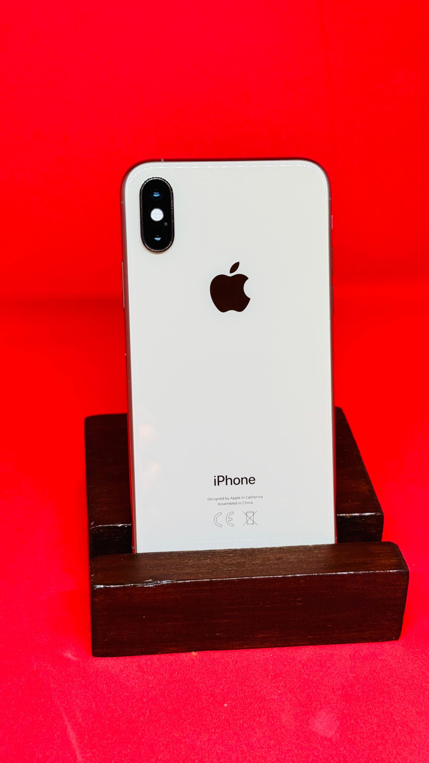 xs w (2) iPhone XS - Image 1